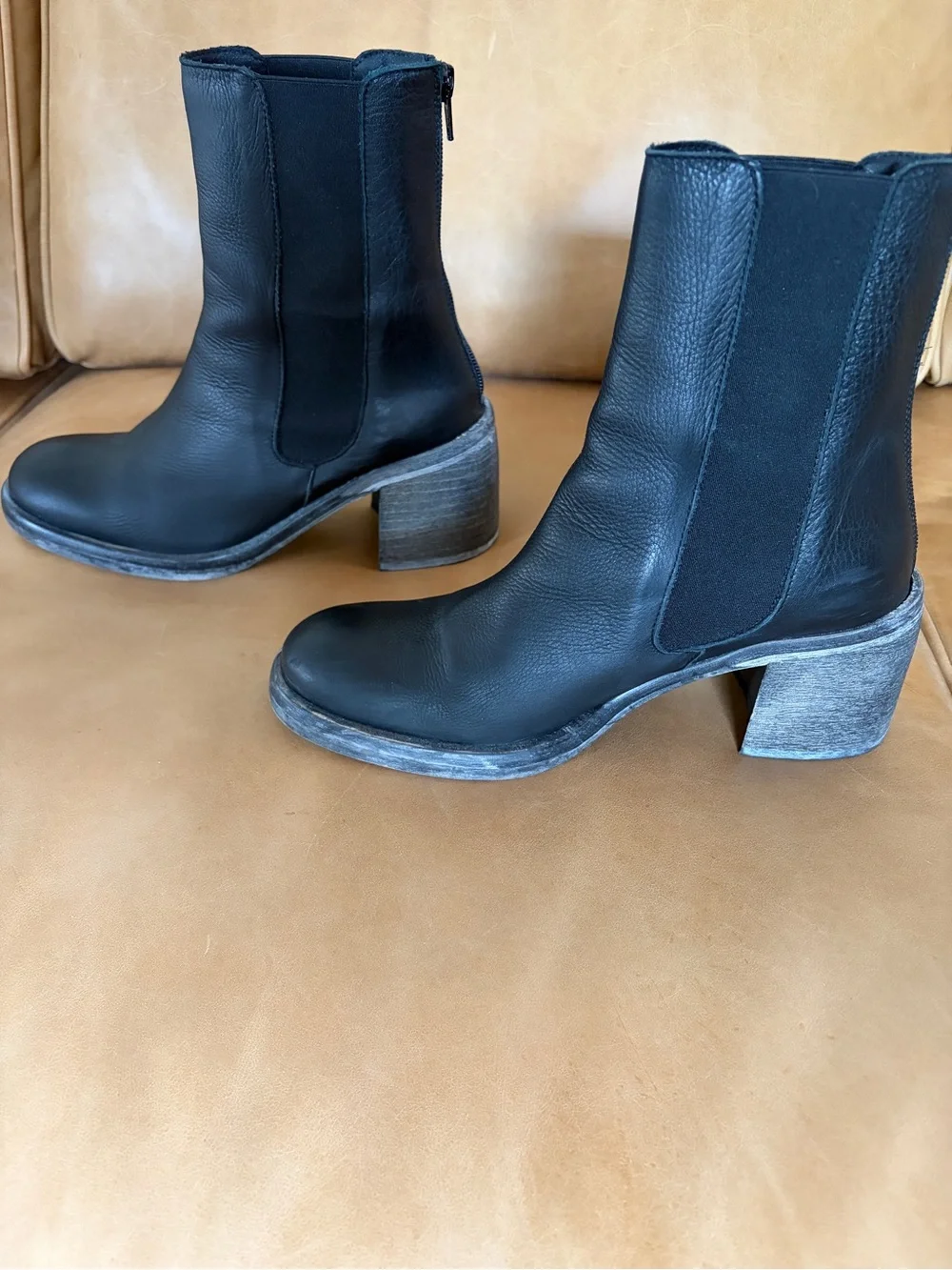 Free People Essential Chelsea Boots w/ Chunky Heel size 38